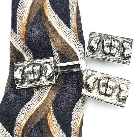 Retro Footprint Baby Feet Toes Cufflinks Tie Clip Bar Clasp Silver Tone Twins - Picture 2 of 10